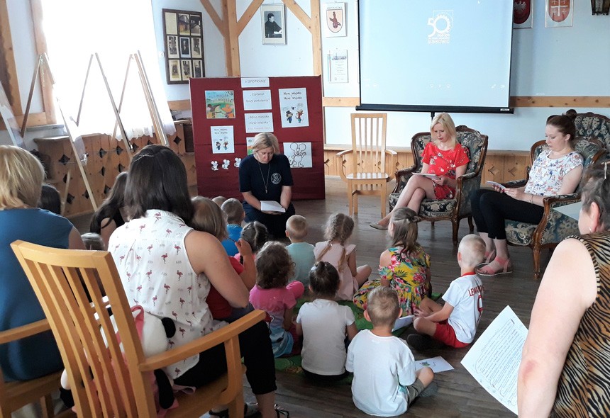 „Mysz miejska i mysz wiejska” – „Czytanie łączy pokolenia”