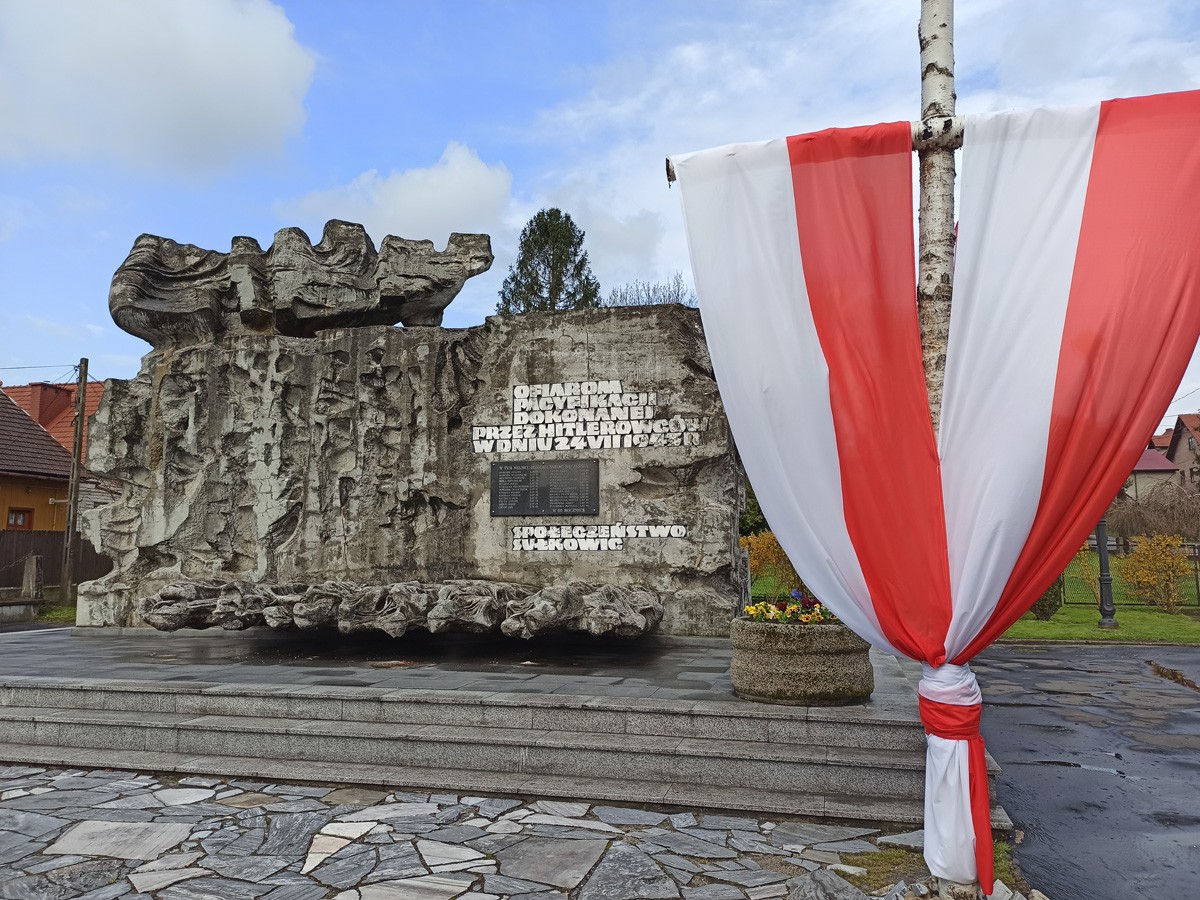 Pomnik Ofiar Pacyfikacji zamordowanych 24 lipca 1943 roku Pomnik Ofiar Pacyfikacji zamordowanych 24 lipca 1943 roku