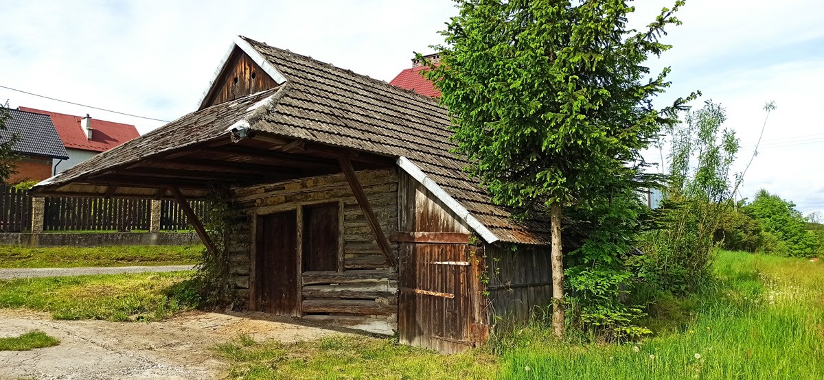 Stara kuźnia z okapem Stara kuźnia z okapem
