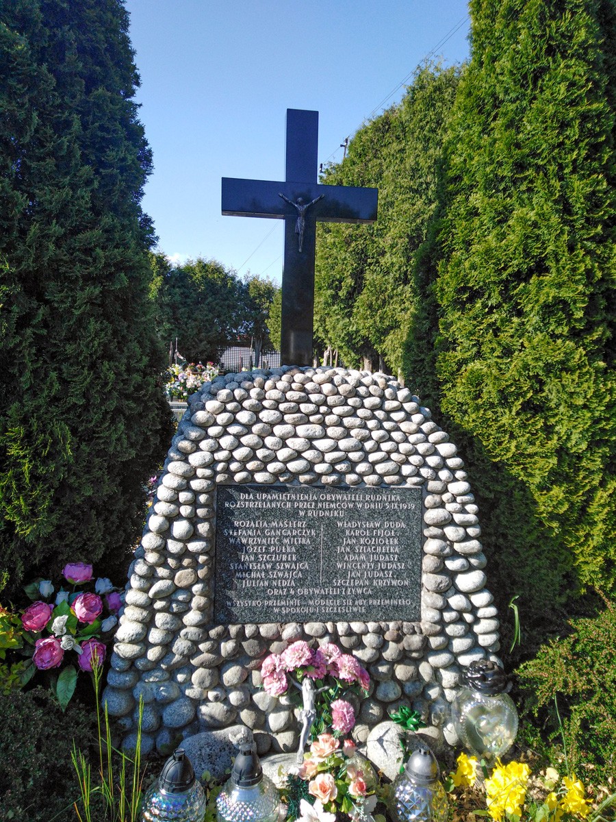 Pomnik ofiar pomordowanych w Rudniku w pierwszych dniach wojny Pomnik ofiar pomordowanych w Rudniku w pierwszych dniach wojny