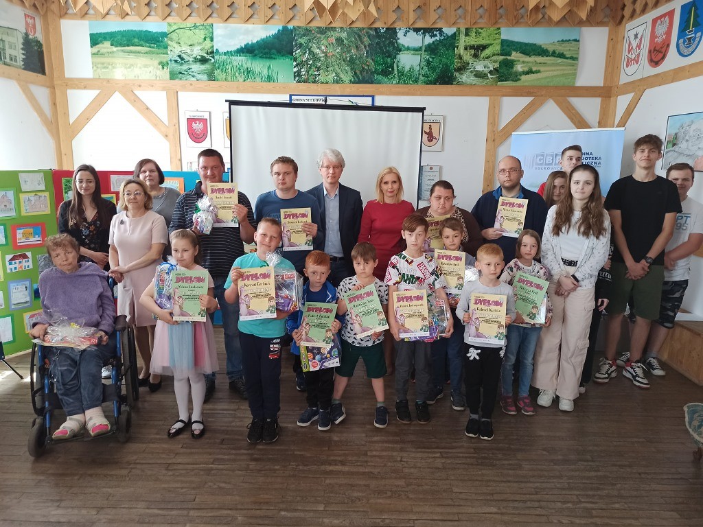 Uroczyste rozdanie nagród w konkursie "Palcem po mapie czyli co smoczyca Magda i Franek Zwisołek mogli zwiedzić w Sułkowicach"