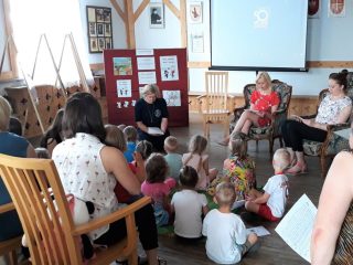 „Mysz miejska i mysz wiejska” – „Czytanie łączy pokolenia” - zdjęcie 1
