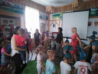 „Mysz miejska i mysz wiejska” – „Czytanie łączy pokolenia” - zdjęcie 7