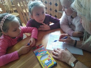 Warsztaty językowo-plastyczne w bibliotece - zdjęcie 10