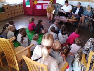 „Czytanie łączy pokolenia” – spotkanie szóste - zdjęcie 1