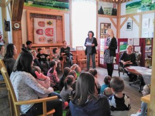 Czytanie łączy pokolenia - „Muminek maluje obraz” - zdjęcie 1