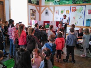 Czytanie łączy pokolenia - „Muminek maluje obraz” - zdjęcie 5