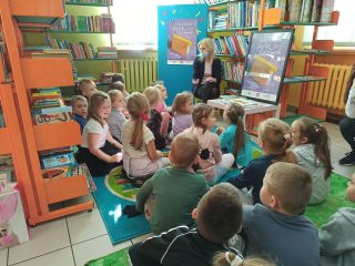 Poznajemy pracę bibliotekarza - zdjęcie 17