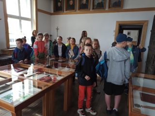 "Moje miasto Sułkowice" - spacer tematyczny dla klasy III B ze Szkoły Podstawowej nr 2 w Sułkowicach - zdjęcie 5