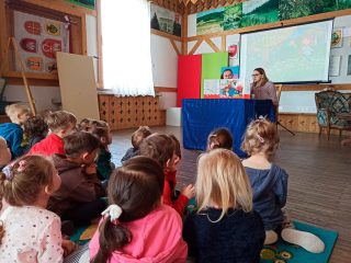 Przedszkolaki z dwójki w Bibliotece - zdjęcie 5