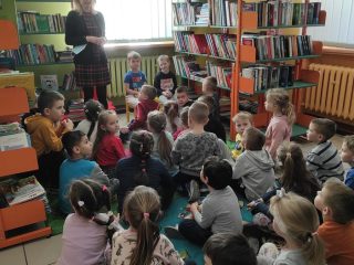 Przedszkolaki z dwójki w Bibliotece - zdjęcie 19