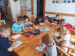 Uczniowie z klasy I i II Szkoły Podstawowej nr 2 w Sułkowicach w Bibliotece - zdjęcie 29