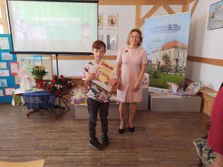 Uroczyste rozdanie nagród w konkursie "Palcem po mapie czyli co smoczyca Magda i Franek Zwisołek mogli zwiedzić w Sułkowicach" - zdjęcie 9