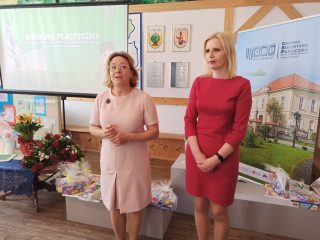 Uroczyste rozdanie nagród w konkursie "Palcem po mapie czyli co smoczyca Magda i Franek Zwisołek mogli zwiedzić w Sułkowicach" - zdjęcie 10