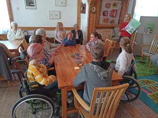 Spotkanie z podopiecznymi WTZ w Harbutowicach w ramach konkursu - zdjęcie 1