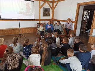Spotkanie czytelnicze dla uczniów klasy III a i b Szkoły Podstawowej nr 1 w Sułkowicach - zdjęcie 6