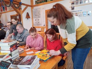 Inauguracja spotkań ŚDS w bibliotece - zdjęcie 13