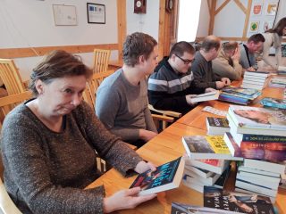 Inauguracja spotkań ŚDS w bibliotece - zdjęcie 14