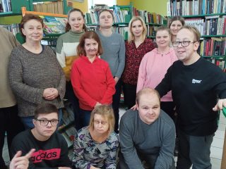 Inauguracja spotkań ŚDS w bibliotece - zdjęcie 2