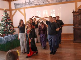 Spotkanie teatralno-muzyczne w Izbie Tradycji - zdjęcie 4