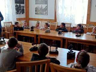 Jaka jest historia żelazka i elektryczności? - zdjęcie 13