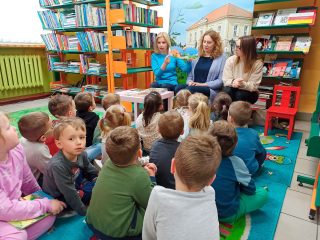 Biblioteka moje ulubione miejsce - zdjęcie 3