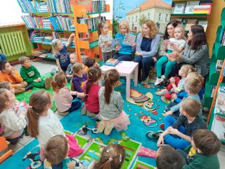 Biblioteka moje ulubione miejsce - zdjęcie 12