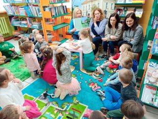 Biblioteka moje ulubione miejsce - zdjęcie 13
