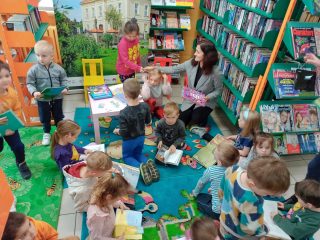 Biblioteka moje ulubione miejsce - zdjęcie 14