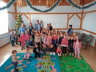 Świąteczne spotkanie dla przedszkolaków - zdjęcie 12