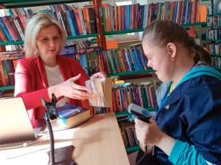 Praktyki pełne zaangażowania i historii – maj w bibliotece - zdjęcie 11