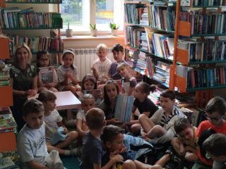 Spotkanie biblioteczne dzieci ze Szkoły Podstawowej nr 1 - zdjęcie 10