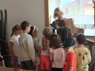 Spotkanie biblioteczne dzieci ze Szkoły Podstawowej nr 1 - zdjęcie 14