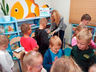 Klub Małego Czytelnika zainaugurowany z Przedszkolem Samorządowym nr 2 w Sułkowicach - zdjęcie 13
