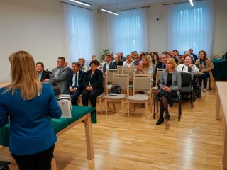Spotkanie autorskie z Magdaleną Wolińską-Riedi - zdjęcie 2