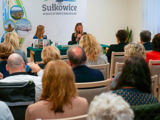Spotkanie autorskie z Magdaleną Wolińską-Riedi - zdjęcie 12