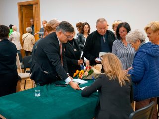 Spotkanie autorskie z Magdaleną Wolińską-Riedi - zdjęcie 25