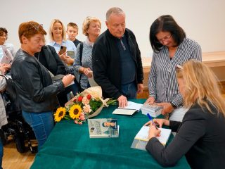 Spotkanie autorskie z Magdaleną Wolińską-Riedi - zdjęcie 26
