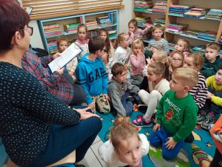 Klub Małego Czytelnika z przedszkolakami z PS nr 1 w Sułkowicach - zdjęcie 11