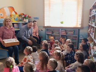 Zajęcia w ramach Klubu Małego Czytelnika - zdjęcie 20