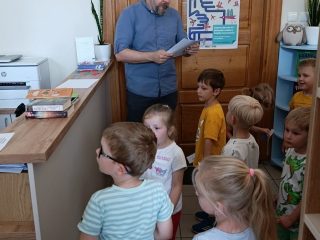 Klub Małego Czytelnika z dziećmi z Przedszkola nr 1 w Sułkowicach - zdjęcie 7