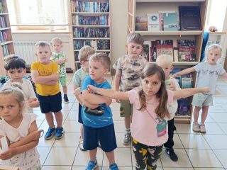 Klub Małego Czytelnika z dziećmi z Przedszkola nr 1 w Sułkowicach - zdjęcie 9