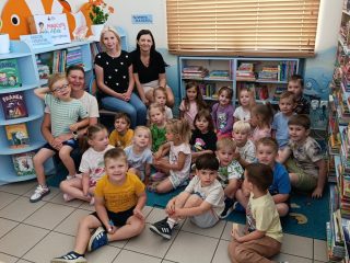 Klub Małego Czytelnika z dziećmi z Przedszkola nr 1 w Sułkowicach - zdjęcie 12