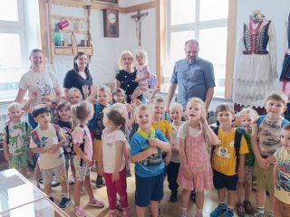 Klub Małego Czytelnika z dziećmi z Przedszkola nr 1 w Sułkowicach - zdjęcie 17