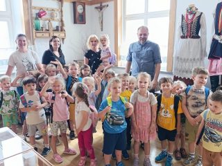 Klub Małego Czytelnika z dziećmi z Przedszkola nr 1 w Sułkowicach - zdjęcie 18