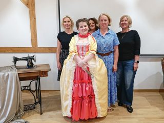 Spotkanie czwartkowe - moda XVIII w i moda teatralna - zdjęcie 9
